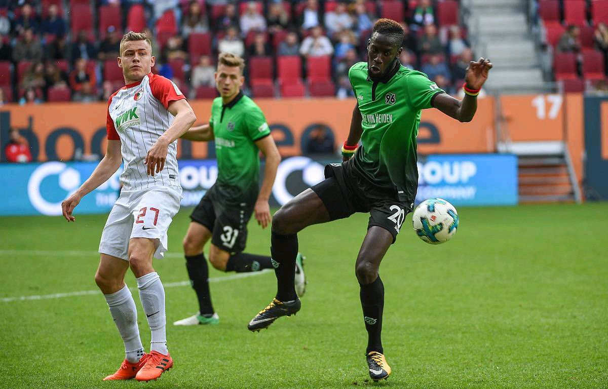 关于费耶诺德今晨复出首秀，志在荷甲名次提升，管理层满意，心理建设被强调的信息