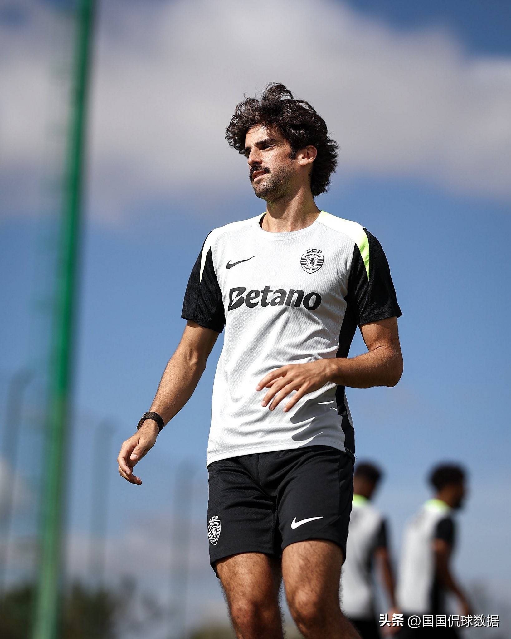 关于国际米兰迎葡超关键赛,今晨更衣室发声,球迷炸锅,控场能力受关注的信息 关于国际米兰迎葡超关键赛,今晨更衣室发声,球迷炸锅,控场能力受关注的信息