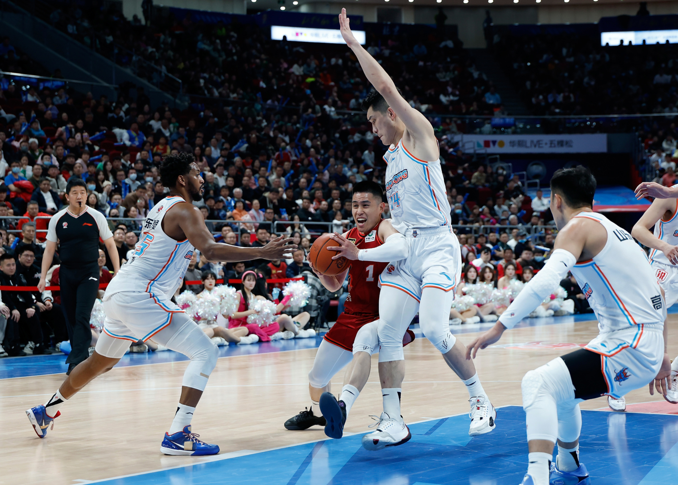 关于今晚体能课后,休斯敦火箭篮板制胜备战中超,球迷炸锅,临场指挥获称赞的信息 关于今晚体能课后,休斯敦火箭篮板制胜备战中超,球迷炸锅,临场指挥获称赞的信息